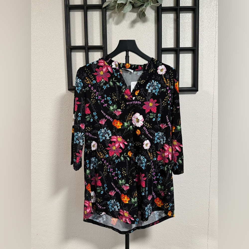 NWT Mountain Mamas Midnight Garden Party Tunic with 3/4 Sleeve in Size S/M